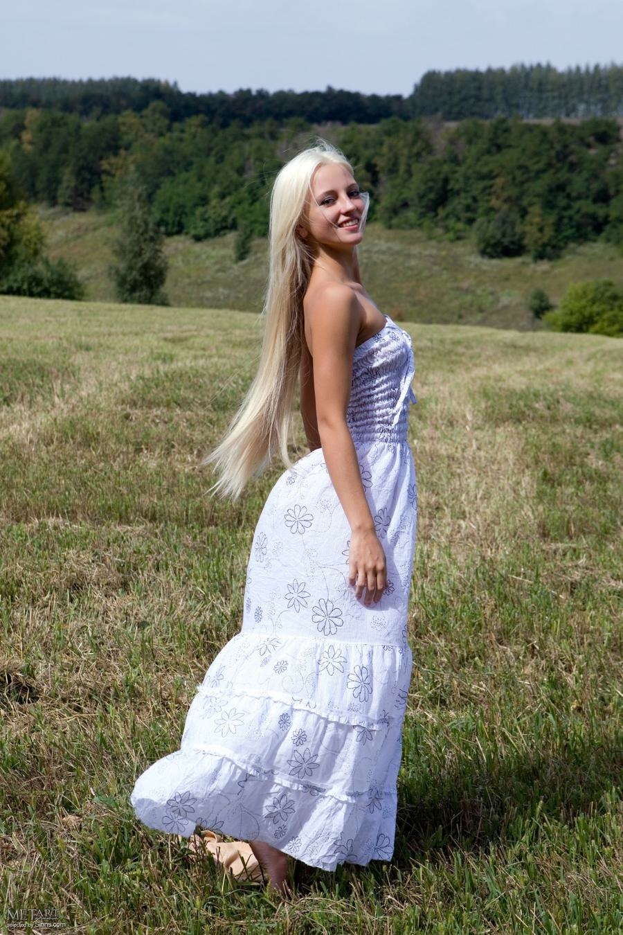 20120124-MetArt_2011-12-28_SEDUCTOR-ALYSHA-A-by-RYLSKY_197a8_sinns - pic 1