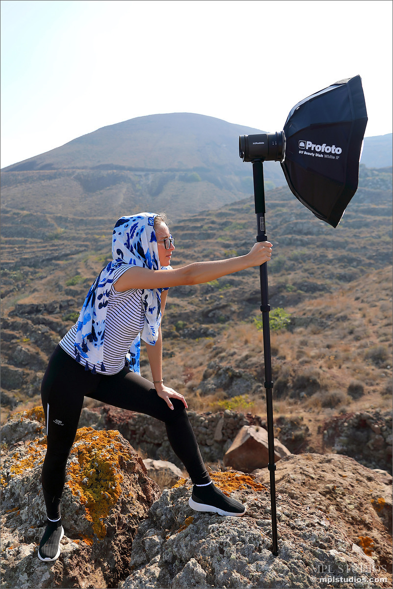 20210502-016-6220-cara_mell_shoot_day_montage_xm - pic 4